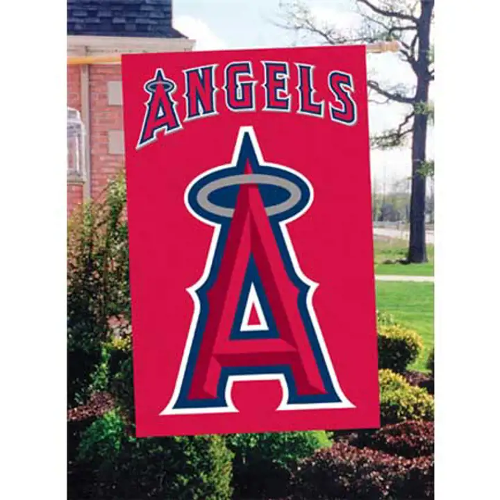 DRAPEAU DE MAISON AVEC APPLIQUE D'ANGES