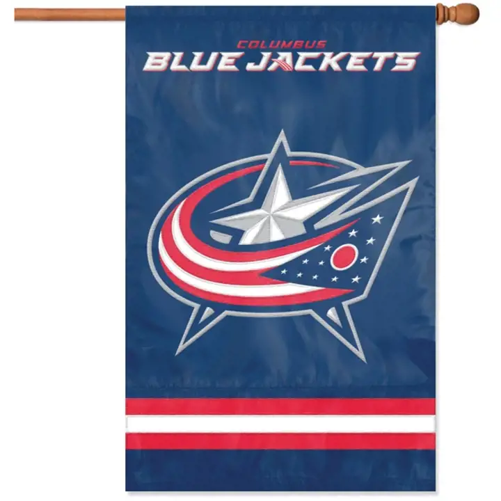 DRAPEAU DE MAISON AVEC APPLIQUE VESTE BLEUE