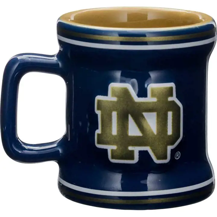 Mini mug sculpté Notre-Dame - 2oz.