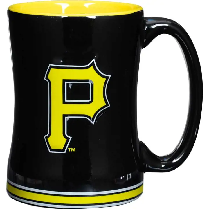 Tasse à relief PIRATES 14 oz noire