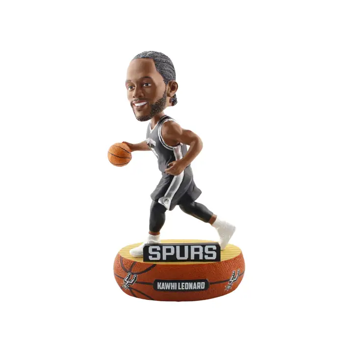 Figurine à tête branlante du basketteur des San Antonio Spurs, Kawhi Leonard (passe décisive)