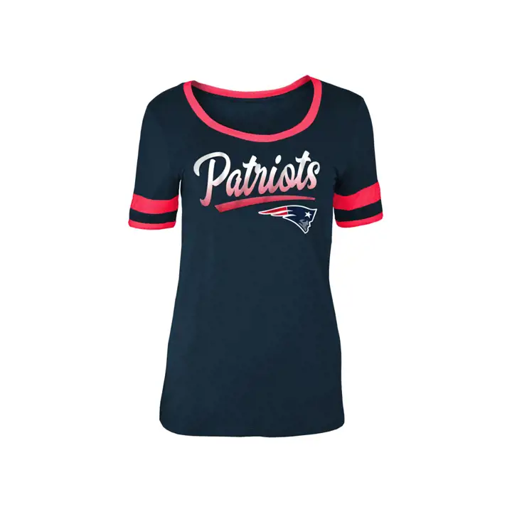 T-shirt pour femme à encolure dégagée en rayonne LE des New England Patriots de la NFL 18