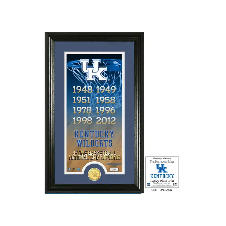 Photo panoramique de la pièce de bronze suprême Legacy des Kentucky Wildcats