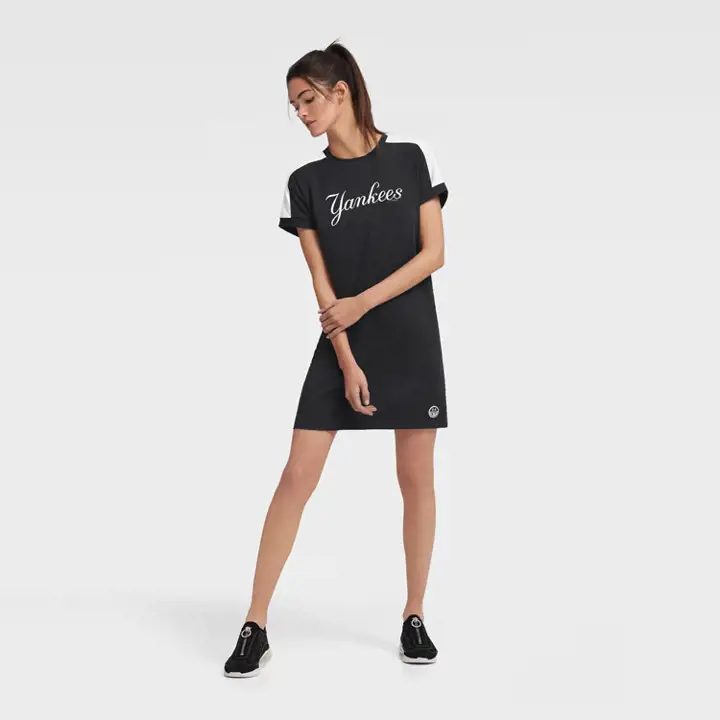 Robe-T-shirt New York Yankees MLB pour femme DKNY Robyn Sneaker 20 noire