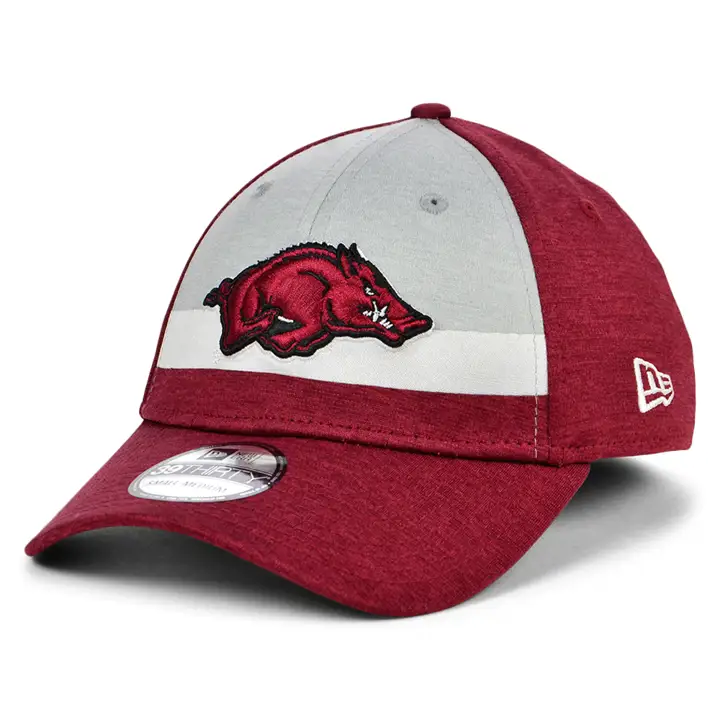 Casquette 3930 rayée NCAA Shadow Stripe des Razorbacks de l'Arkansas