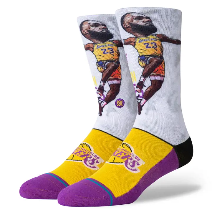 LAKERS NBA Casquette grand format LeBron James blc/jau