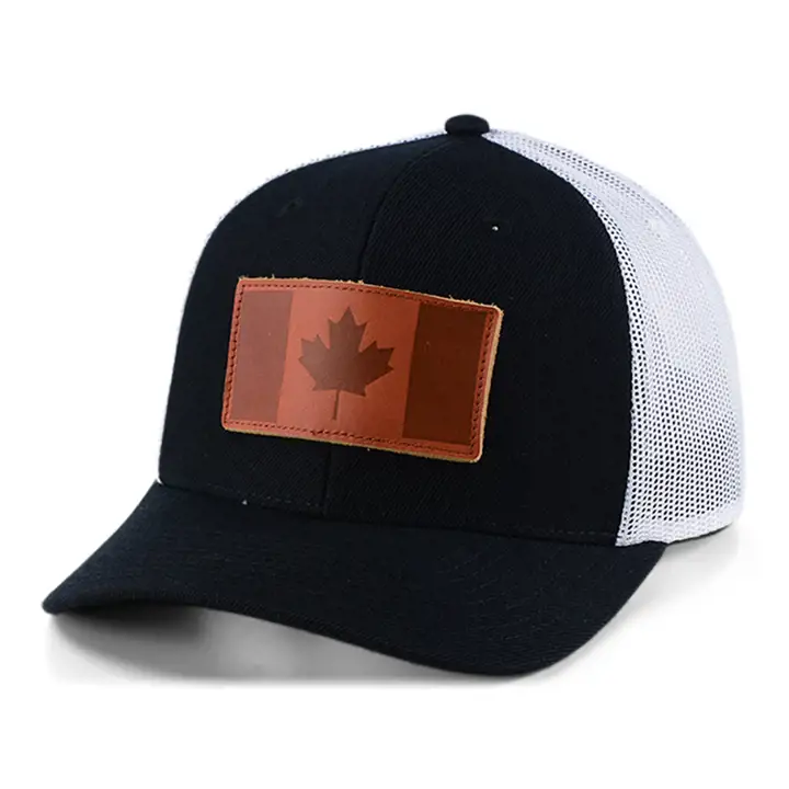 CANADA Écusson en cuir BW, Casquette trucker incurvée, Drapeau Noir/Blanc/Rouge