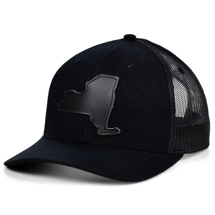 NEW YORK Écusson en cuir Blackout Casquette de camionneur incurvée NOIR/NOIR