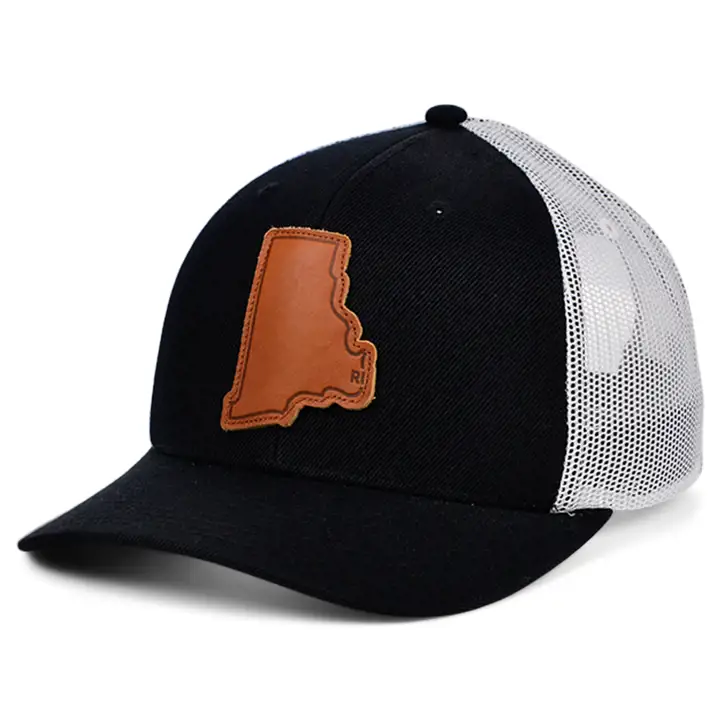 Casquette trucker incurvée en cuir Rhode Island BW, écusson d'État, noir/blanc