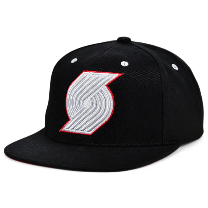 PORTLAND TRAIL BLAZERS NBA WHITE POPZ CASQUETTE SNAPBACK noire