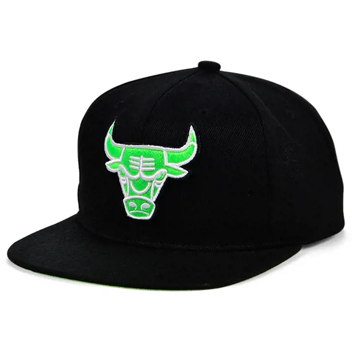 CASQUETTE SNAPBACK ÉLECTRIQUE NOIRE CHICAGO BULLS NBA
