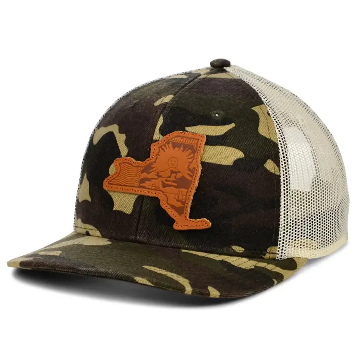 NEW YORK Casquette de camionneur incurvée en cuir Woodland à l'effigie de l'État WOO