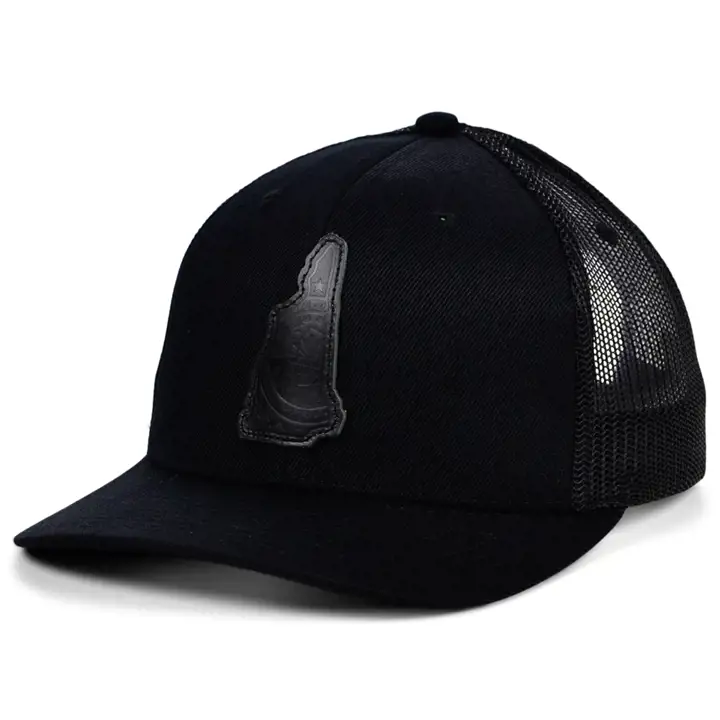 Casquette trucker incurvée en cuir noir New Hampshire Blackout