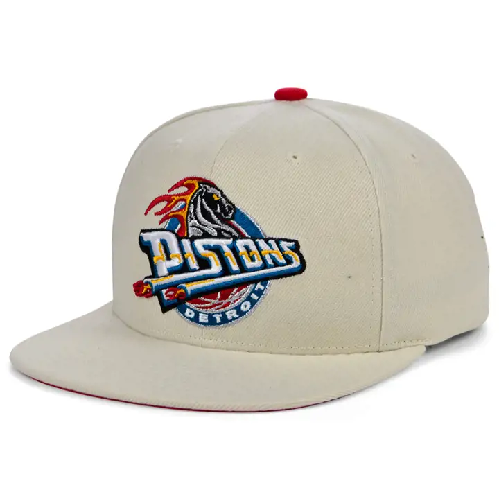 CASQUETTE DÉTENTE DETROIT PISTONS HWC BLANC CASSÉ BEIGE/ROUGE