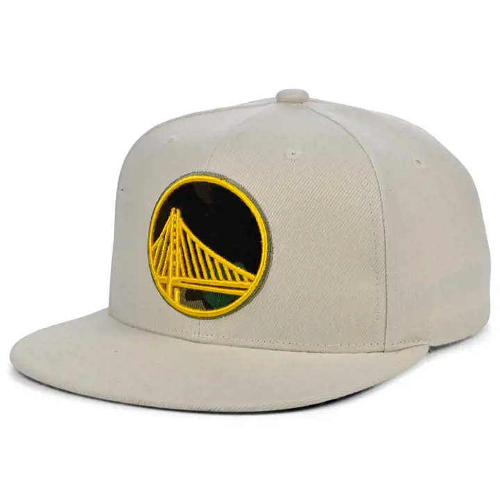 CASQUETTE SNAPBACK GOLDEN STATE WARRIORS NBA OFF WHITE TAN/WOODLAND