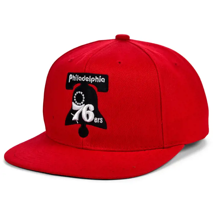 CASQUETTE SNAPBACK ROUGE PHILADELPHIA 76ERS HWC BRED