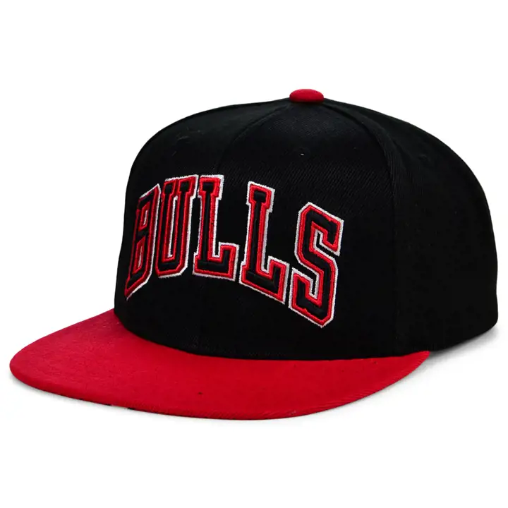 Casquette snapback CHICAGO BULLS HWC SATIN RELOAD noir/ROUGE
