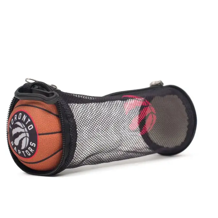 Le basketball des Raptors de Toronto à SM Case AST