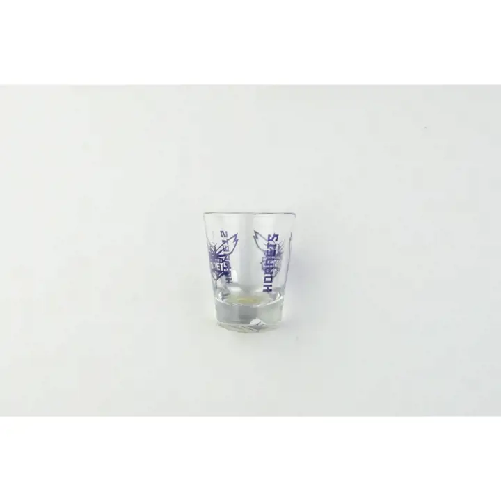 Verre de collection du jour de match des Charlotte Hornets - 2 oz. AST