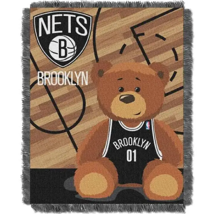 Brooklyn Nets - Bébé lance le ballon du milieu de terrain - PD