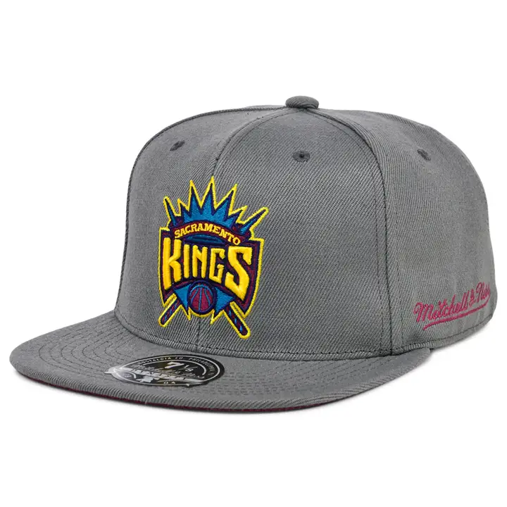 Sacramento Kings NBA Carbon Cabernet Casquette ajustée graphique/graphique/dkma