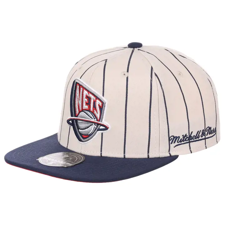 Casquette ajustée New Jersey Nets NBA Off White à rayures fines ivoire/bleu/rouge