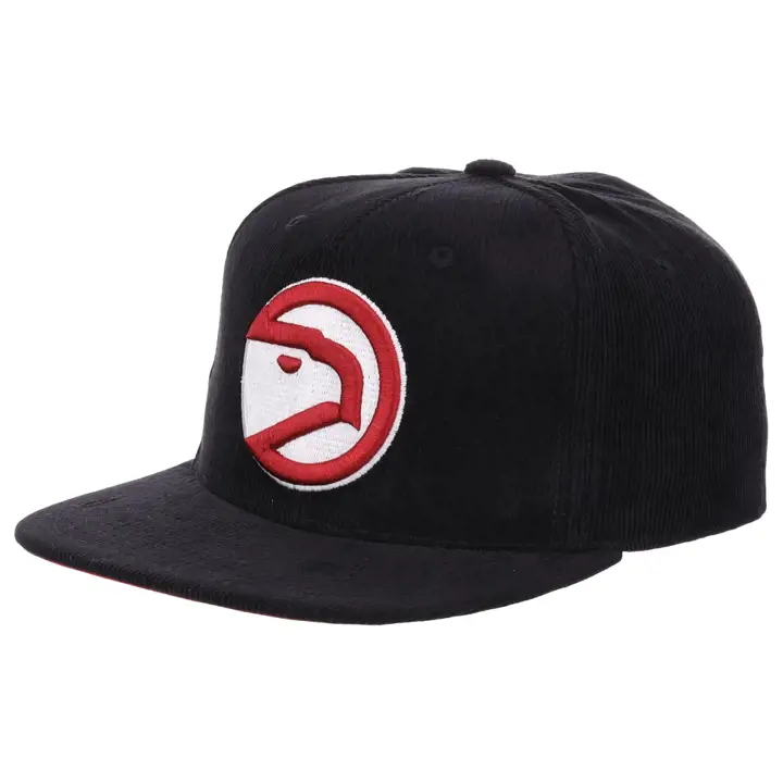 Casquette Atlanta Hawks NBA noire à cordon ajustable (noir/noir/rouge)