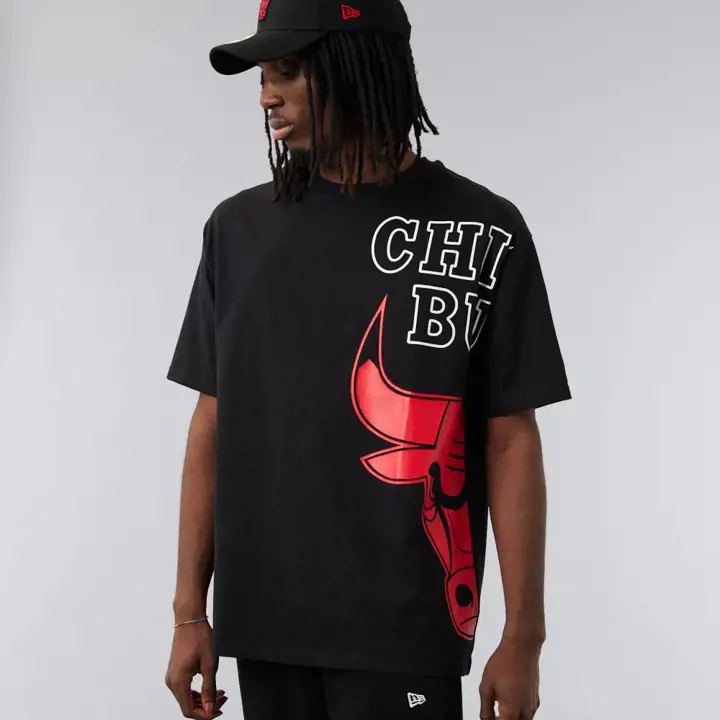 T-SHIRT OVERSIZE CHICAGO BULLS NBA AVEC DEMI LOGO NOIR