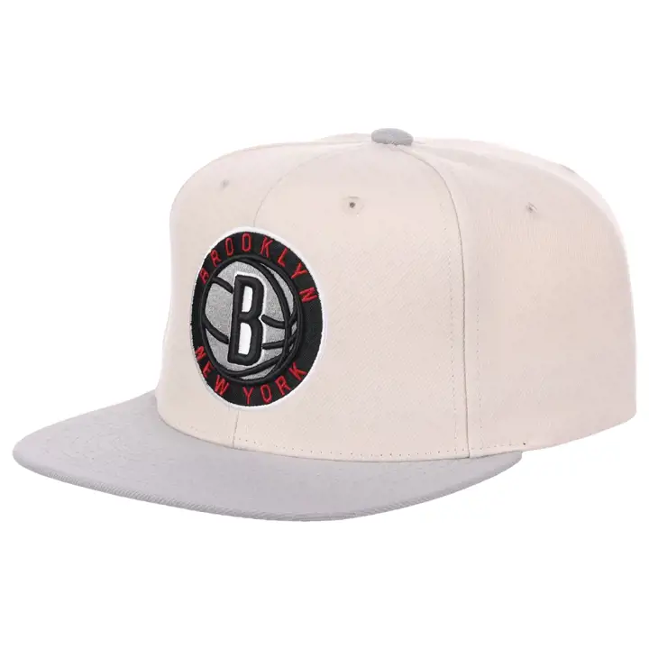 Brooklyn Nets NBA Chiment Snapback ivo/gris/rouge