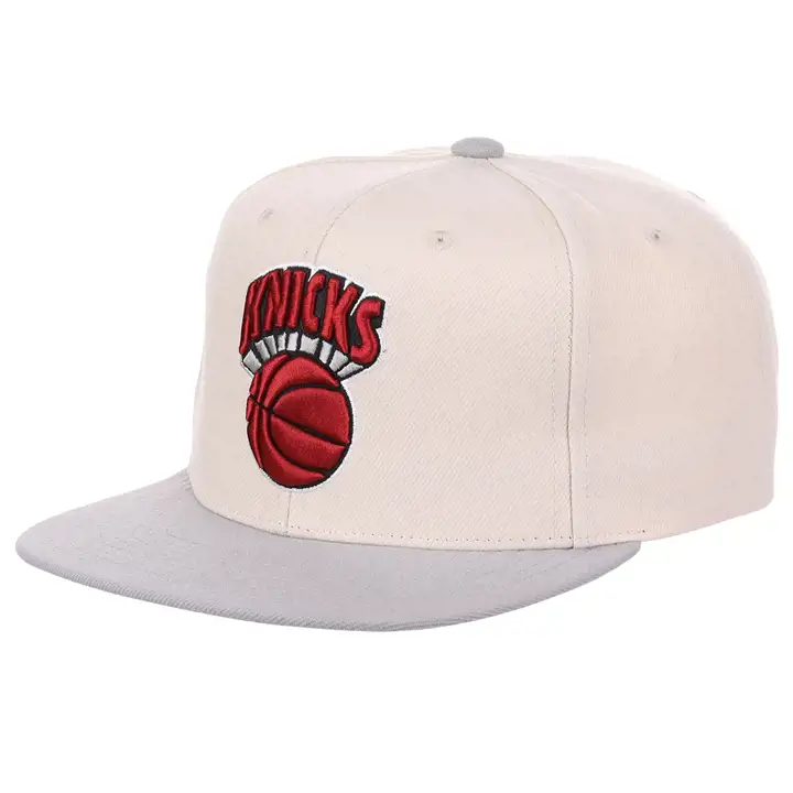New York Knicks NBA Chiment Snapback ivoire/gris/rouge