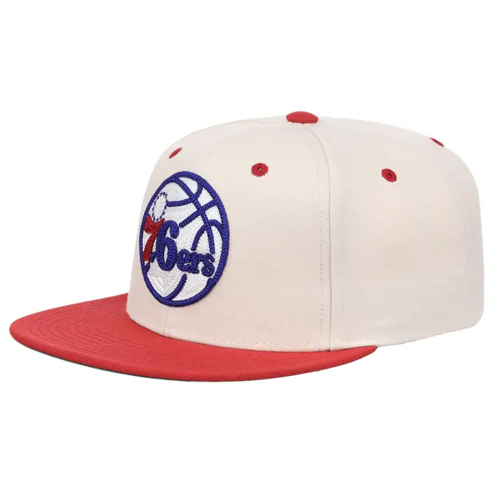 Casquette Snapback Philadelphia 76ers NBA en point de chaînette ivoire/rouge/g