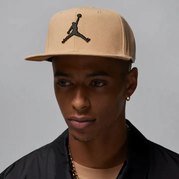 JORDAN J PRO CASQUETTE JUMPMAN KAKI/noir