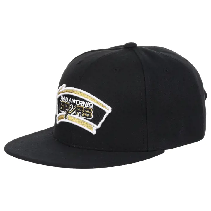 San Antonio Spurs NBA MN Metallic Gold Snapback BLK/BLK/GRY