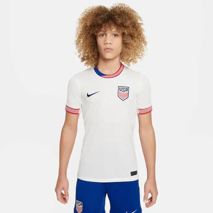 Maillot domicile blanc du stade de l'équipe nationale de football des jeunes des États-Unis