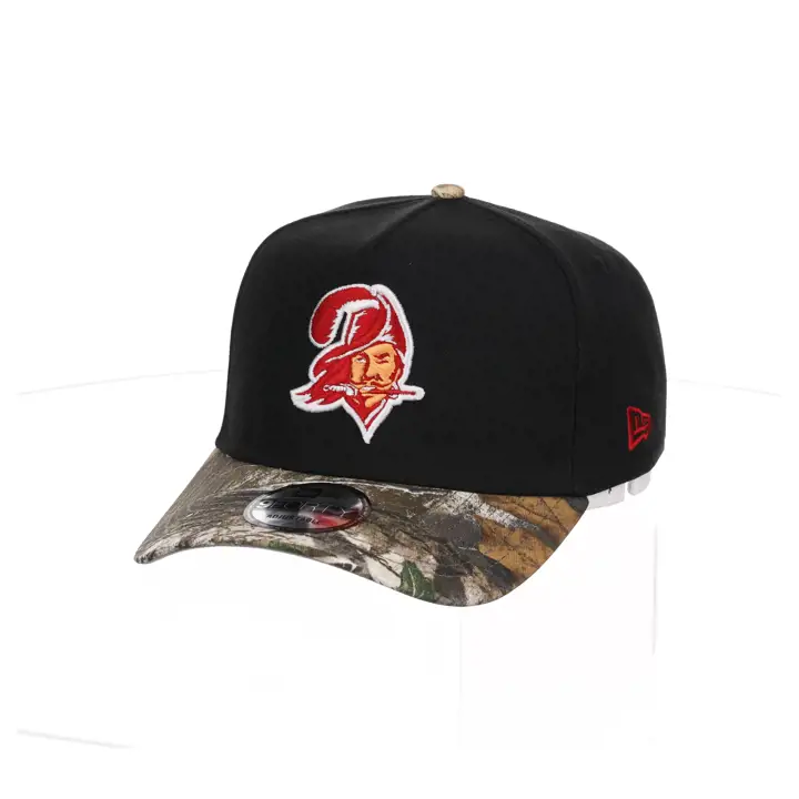 Tampa Bay Buccaneers NFL Realtree 2T Aframe 940 BLK/CAMO His